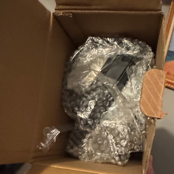 Stanley Black Insulated Bottle - Picture 3 of 7